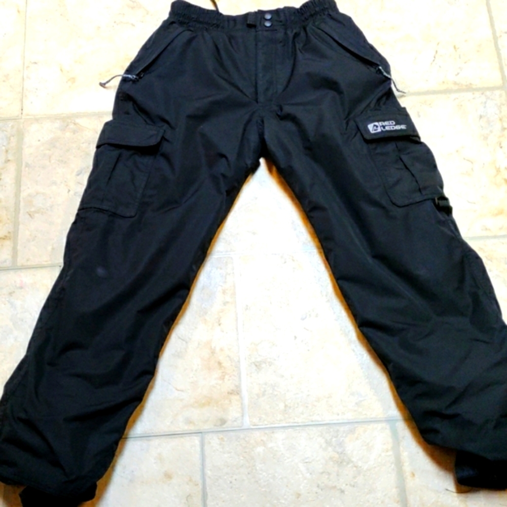 Red Ledge Ski Pants Unisex . Waist 14 in, Inseam 28 in. Make an offer